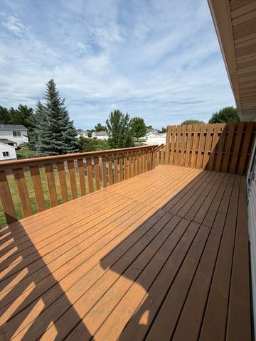 1010 Oak Place, West Fargo, ND 58078