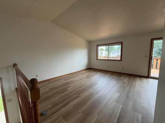 1010 Oak Place, West Fargo, ND 58078