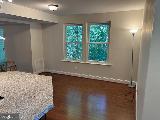 7 PICKERING CT #102, Germantown, MD 20874