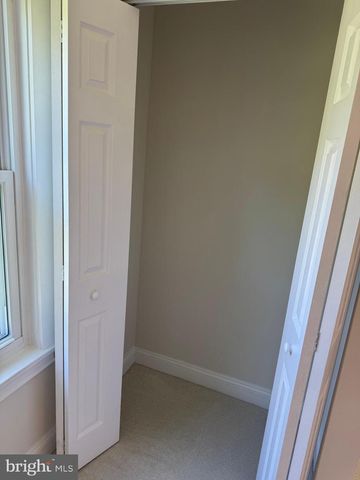 7 PICKERING CT #102, Germantown, MD 20874