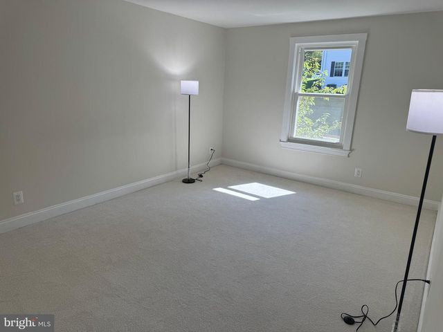 7 PICKERING CT #102, Germantown, MD 20874