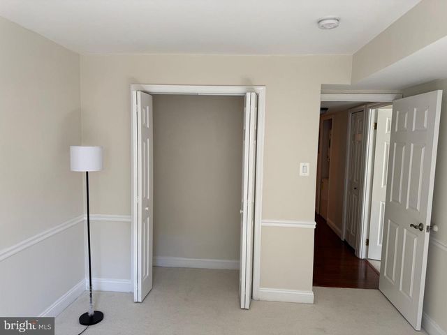 7 PICKERING CT #102, Germantown, MD 20874