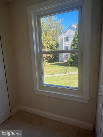 7 PICKERING CT #102, Germantown, MD 20874