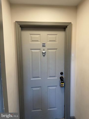 7 PICKERING CT #102, Germantown, MD 20874