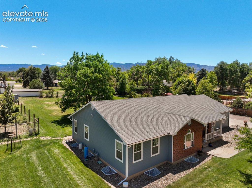 Image 8 of property listing at 1548 Grand Avenue, Canon City, CO 81212