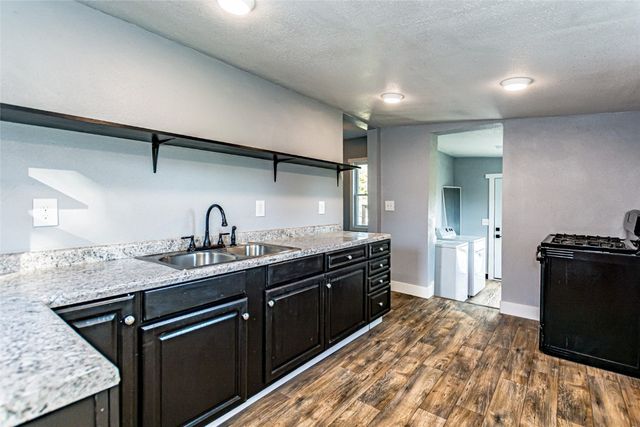 1 S Union Avenue, Urbana, IA 52345