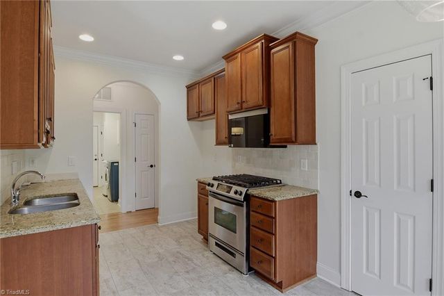 3857 Turnberry Park Drive, Pfafftown, NC 27040