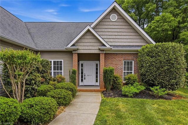 3857 Turnberry Park Drive, Pfafftown, NC 27040