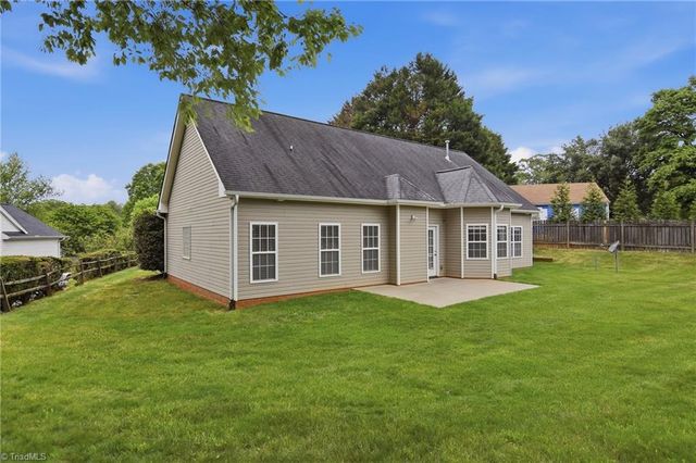 3857 Turnberry Park Drive, Pfafftown, NC 27040