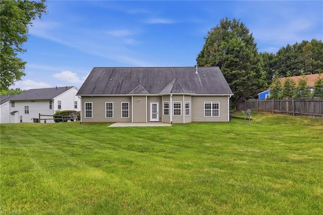 3857 Turnberry Park Drive, Pfafftown, NC 27040