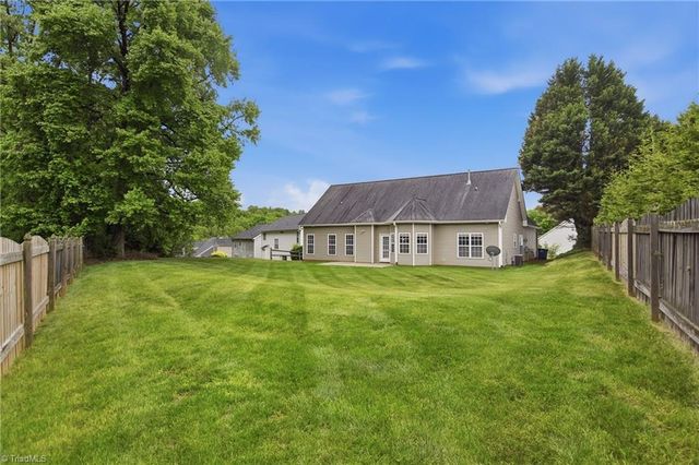 3857 Turnberry Park Drive, Pfafftown, NC 27040