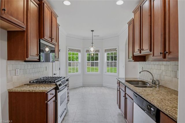 3857 Turnberry Park Drive, Pfafftown, NC 27040