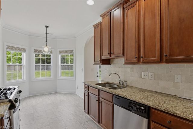 3857 Turnberry Park Drive, Pfafftown, NC 27040