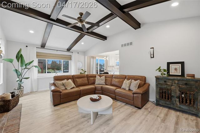 240 Parkland Drive, Rochester Hills, MI 48307