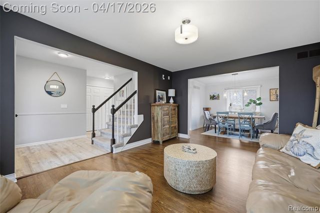 240 Parkland Drive, Rochester Hills, MI 48307