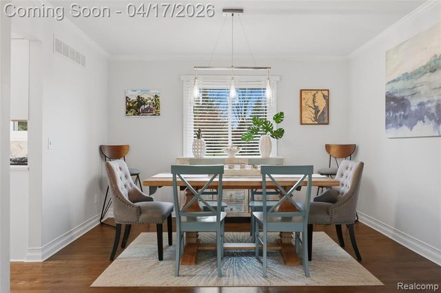 240 Parkland Drive, Rochester Hills, MI 48307