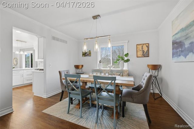 240 Parkland Drive, Rochester Hills, MI 48307