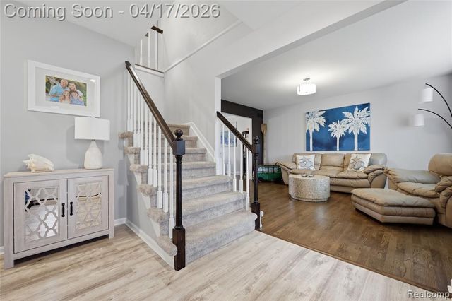 240 Parkland Drive, Rochester Hills, MI 48307