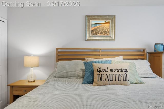 240 Parkland Drive, Rochester Hills, MI 48307