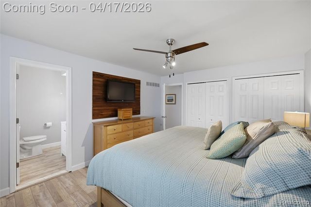 240 Parkland Drive, Rochester Hills, MI 48307