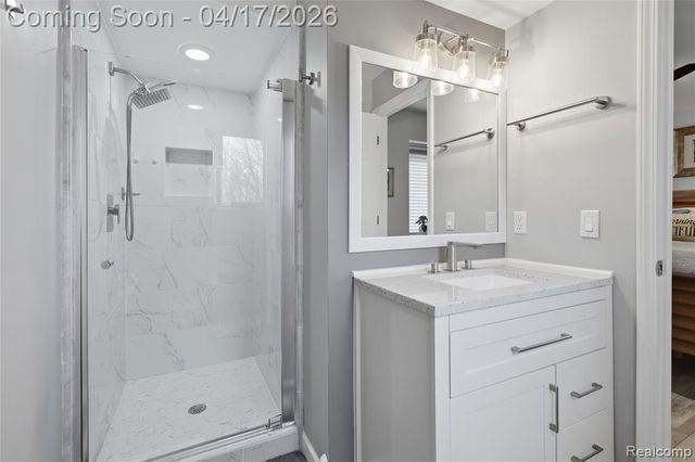 240 Parkland Drive, Rochester Hills, MI 48307