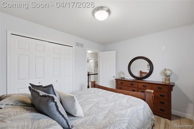 240 Parkland Drive, Rochester Hills, MI 48307