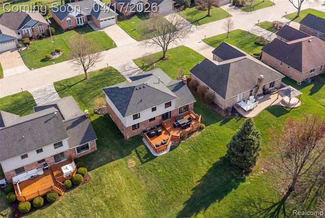 240 Parkland Drive, Rochester Hills, MI 48307