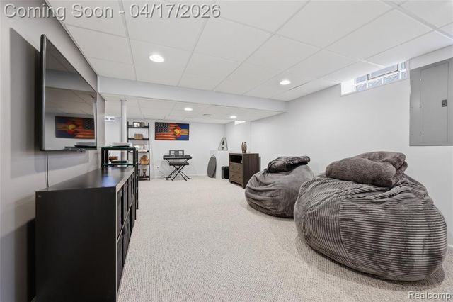 240 Parkland Drive, Rochester Hills, MI 48307