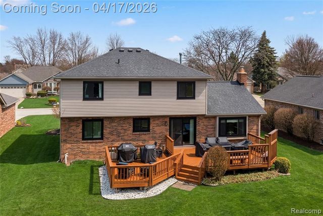 240 Parkland Drive, Rochester Hills, MI 48307