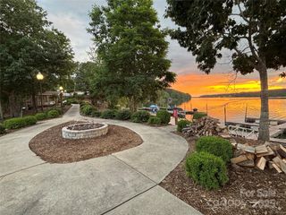 2045 W Paradise Harbor Drive 35, Connelly Springs, NC 28612