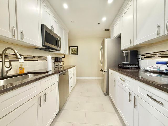 176 Helios Drive 203, Jupiter, FL 33477