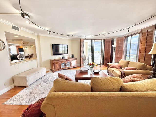 176 Helios Drive 203, Jupiter, FL 33477