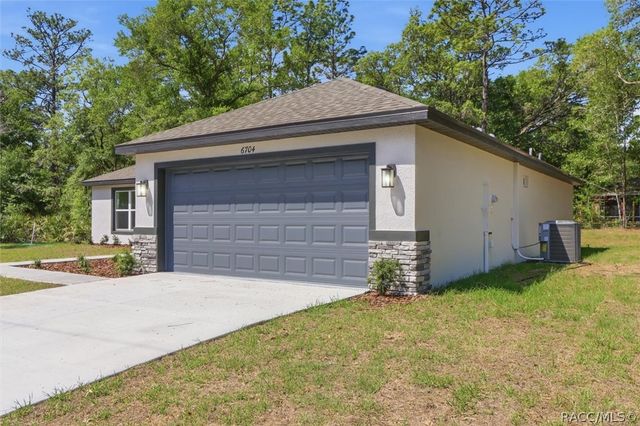 6704 N Foxdale Drive, Dunnellon, FL 34434