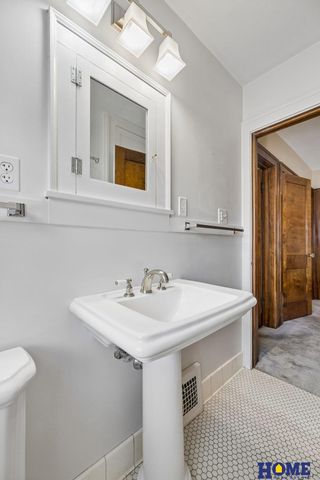 2941 Jackson Drive, Lincoln, NE 68502