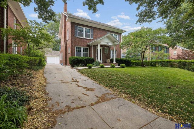 2941 Jackson Drive, Lincoln, NE 68502