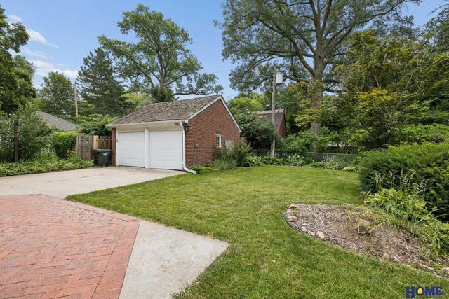2941 Jackson Drive, Lincoln, NE 68502