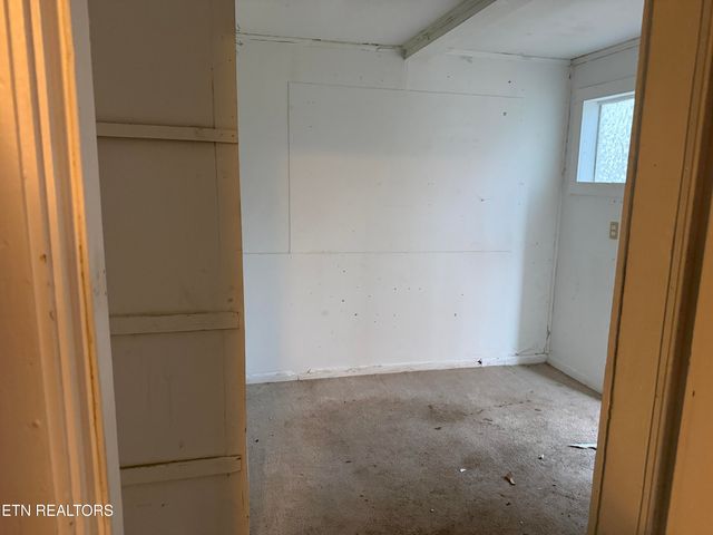 120 Poplar St, Harriman, TN 37748