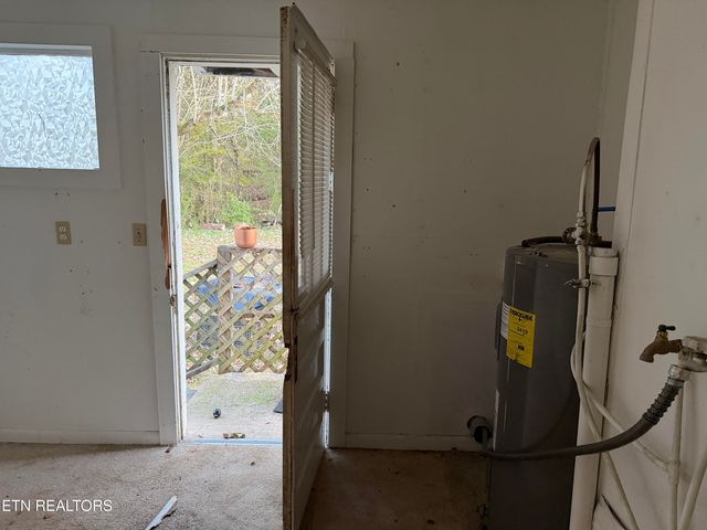 120 Poplar St, Harriman, TN 37748