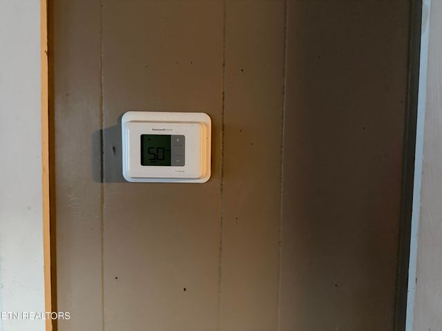 120 Poplar St, Harriman, TN 37748