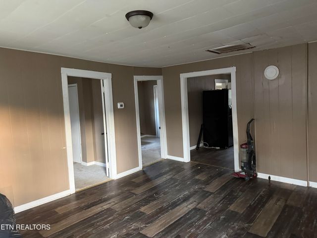 120 Poplar St, Harriman, TN 37748