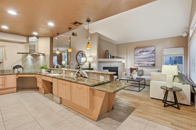 34 Nautica Ct, Sacramento, CA 95833