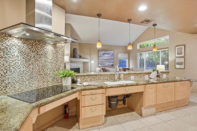 34 Nautica Ct, Sacramento, CA 95833