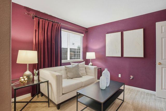 34 Nautica Ct, Sacramento, CA 95833