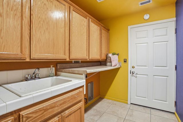 34 Nautica Ct, Sacramento, CA 95833