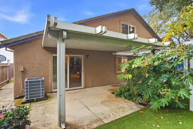 34 Nautica Ct, Sacramento, CA 95833