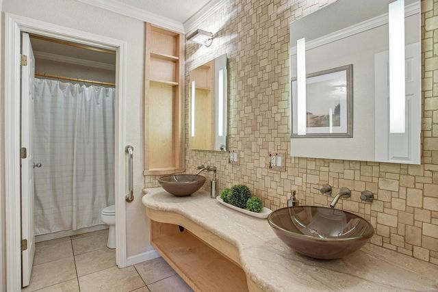 34 Nautica Ct, Sacramento, CA 95833