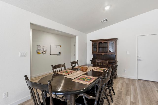2506 Calle Del Los Claveles, Belen, NM 87002