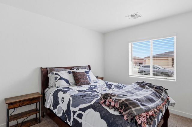 2506 Calle Del Los Claveles, Belen, NM 87002