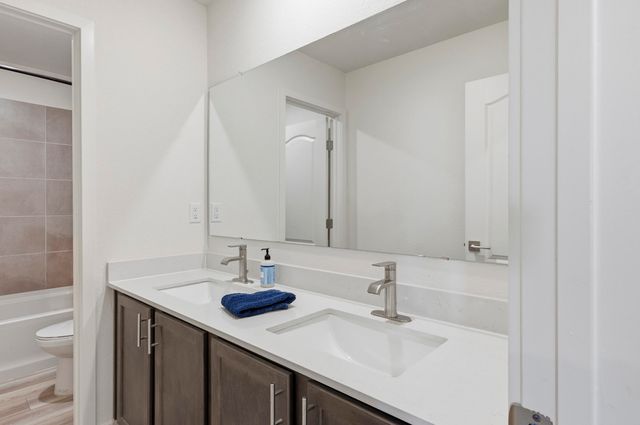 2506 Calle Del Los Claveles, Belen, NM 87002