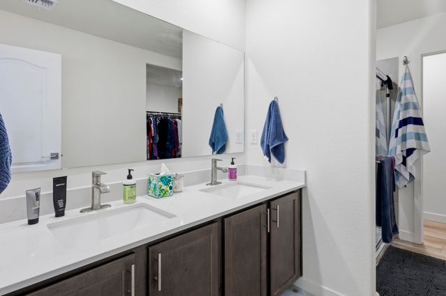 2506 Calle Del Los Claveles, Belen, NM 87002